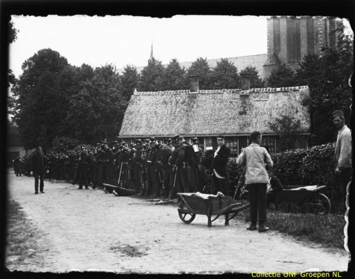 Soest 18960803 soldaten 1